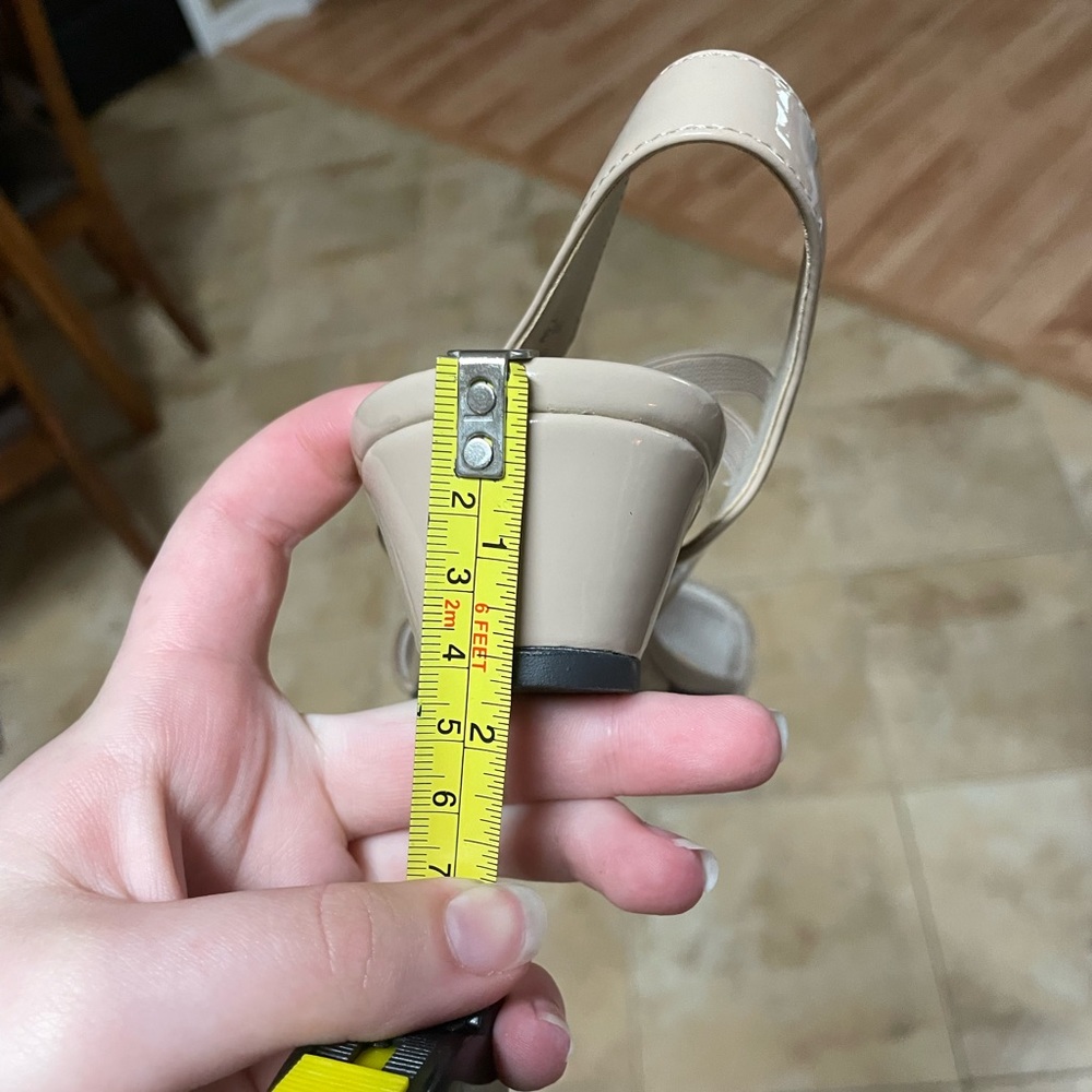 Nude life stride, only worn once - Picture 3 of 3